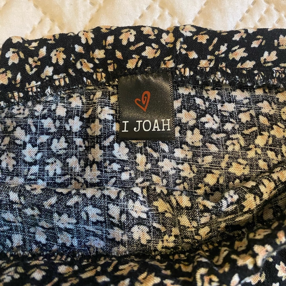 FLORAL MINI SKIRT (BLACK) - Picture 5 of 10